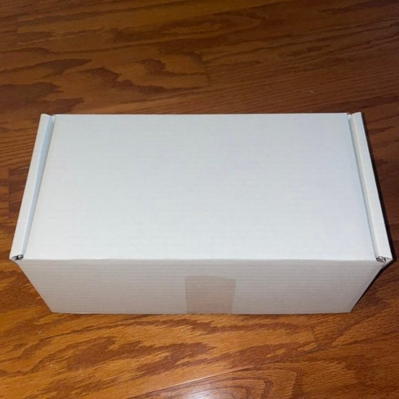 Ariana Grande God is a Woman Fan Box. **BOX ONLY**  ** FREE DANGEROUS WOMAN CD** - Picture 3 of 4